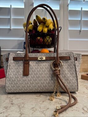 Michael Kors Hamilton Moderne Vanilla Accorm with Gold Hardware